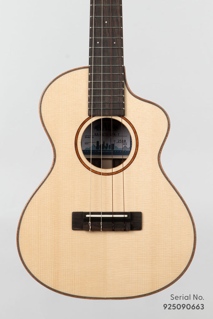 Metropolitan Deluxe Spruce Top Rosewood Tenor Ukulele