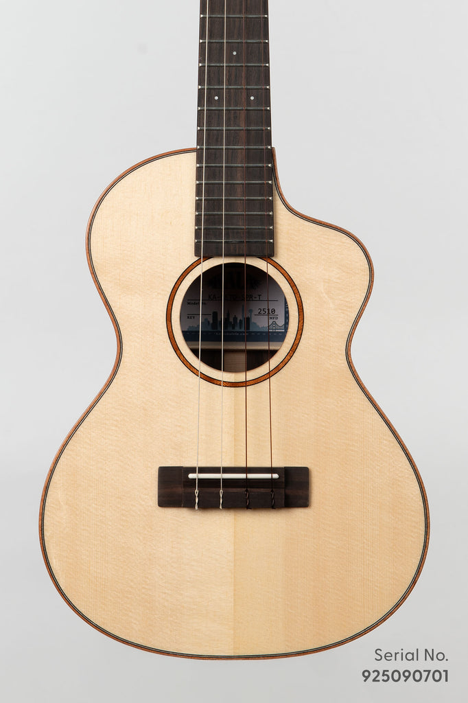 Metropolitan Deluxe Spruce Top Rosewood Tenor Ukulele