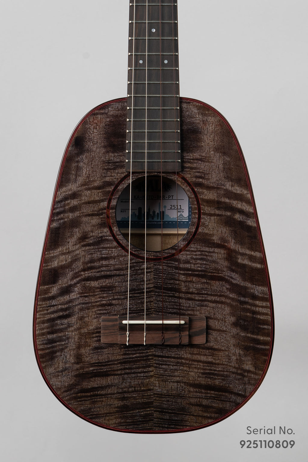 Metropolitan Deluxe Black Night Mango Pineapple Tenor Ukulele