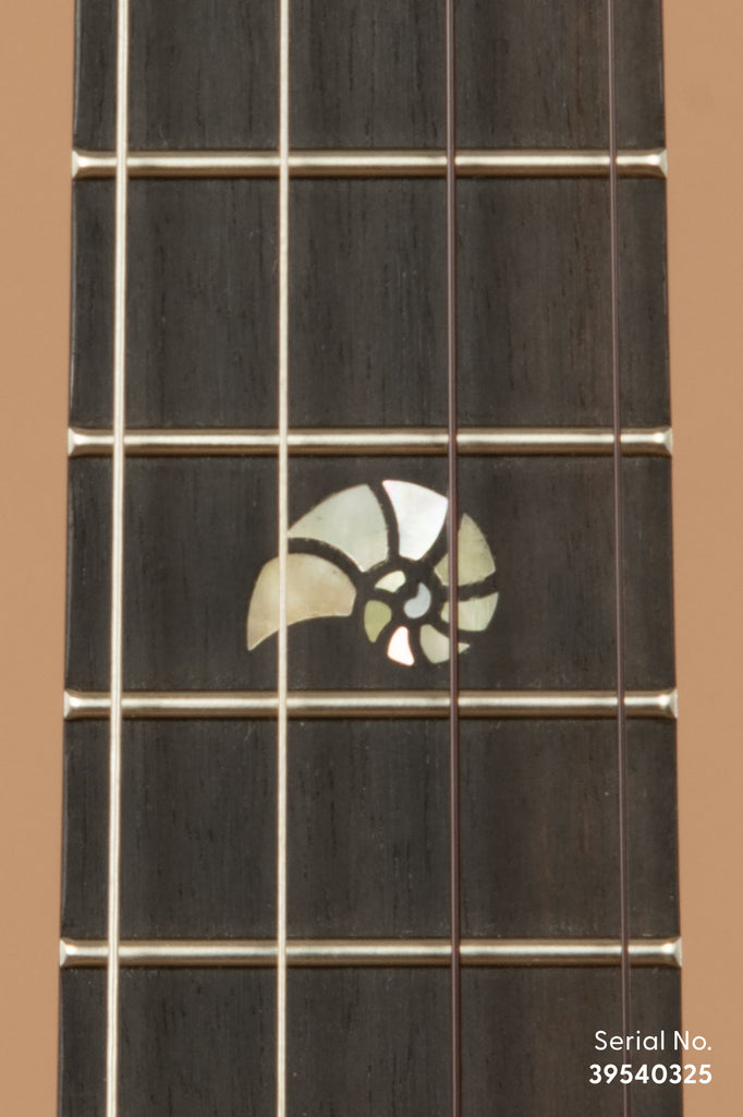 Revelator™ Nautilus Master Grade Korina Tenor Ukulele